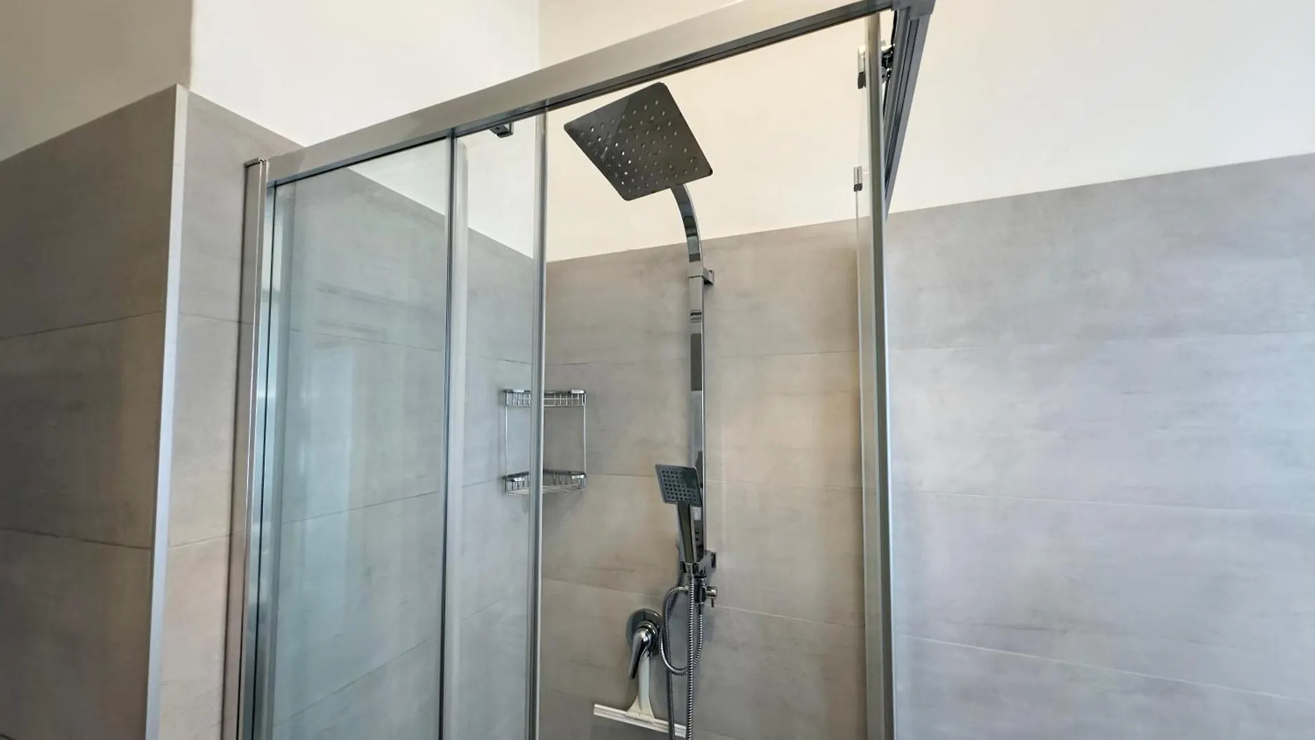 Suite Patrizia - Appartamento In Centro A Modena Apartment